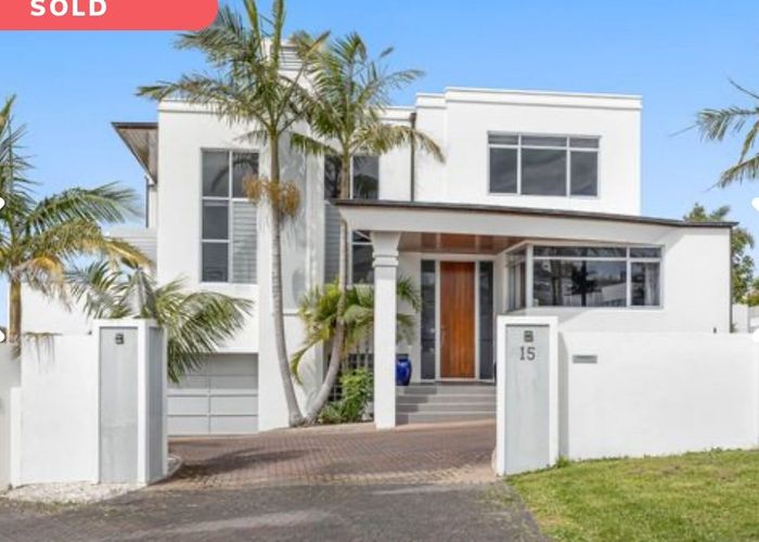  at 15 Courtneys, West Harbour, Auckland