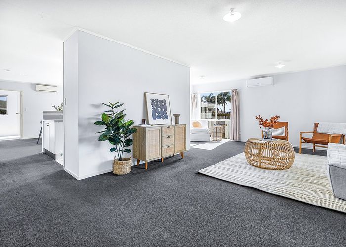  at 5 Admiral Crescent, Flagstaff, Hamilton