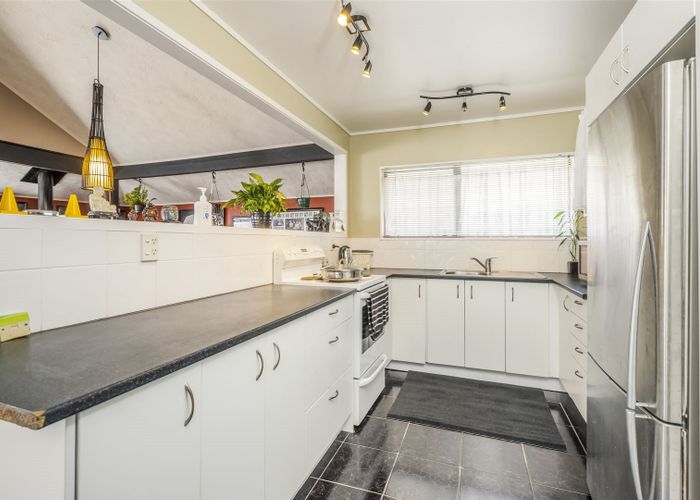  at 2/5 BERWYN AVE, Takanini, Auckland