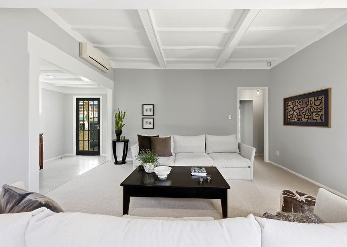  at 2/8 Tennyson Street, Northcote Point, Auckland