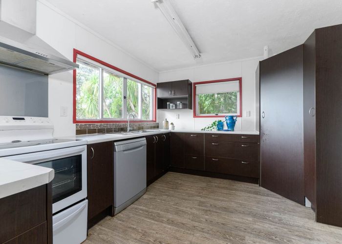 at 2/12 Willis Street, Torbay, Auckland