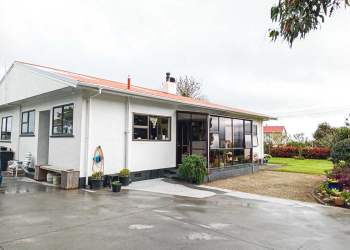  at 28 Shakespeare Road, Bastia Hill, Whanganui