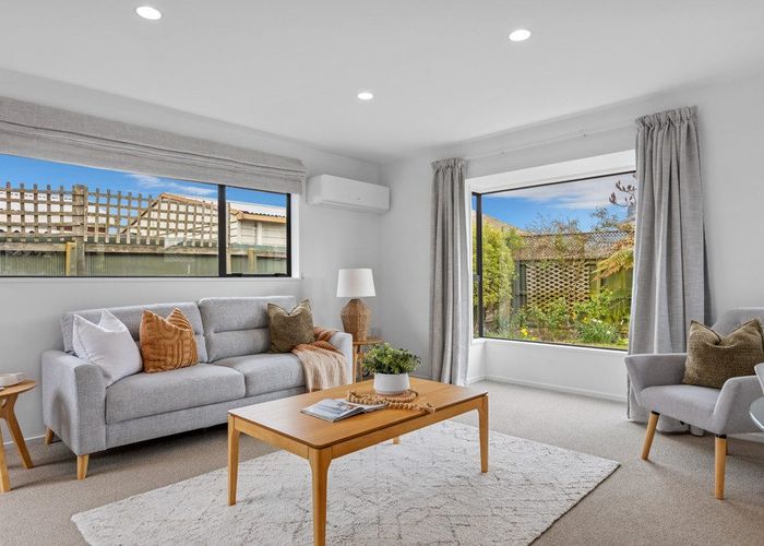  at 2/14 Farquhars Road, Redwood, Christchurch City, Canterbury