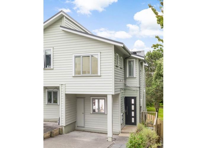  at 1/4 John Jennings Drive, Oteha, Auckland