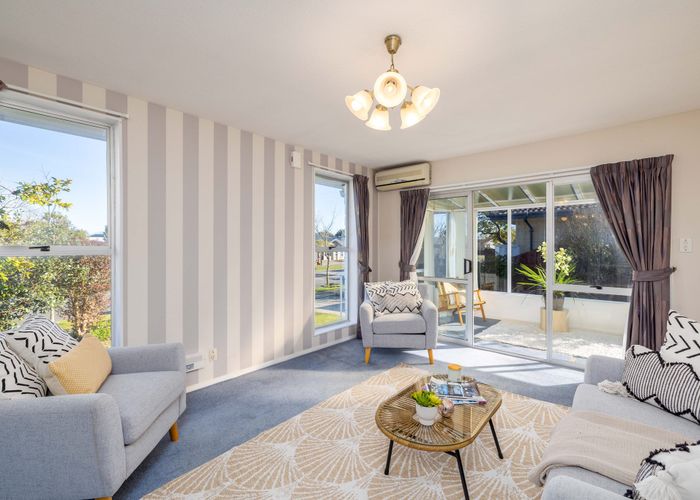  at 1/72 Royal Park Drive, Parklands, Christchurch