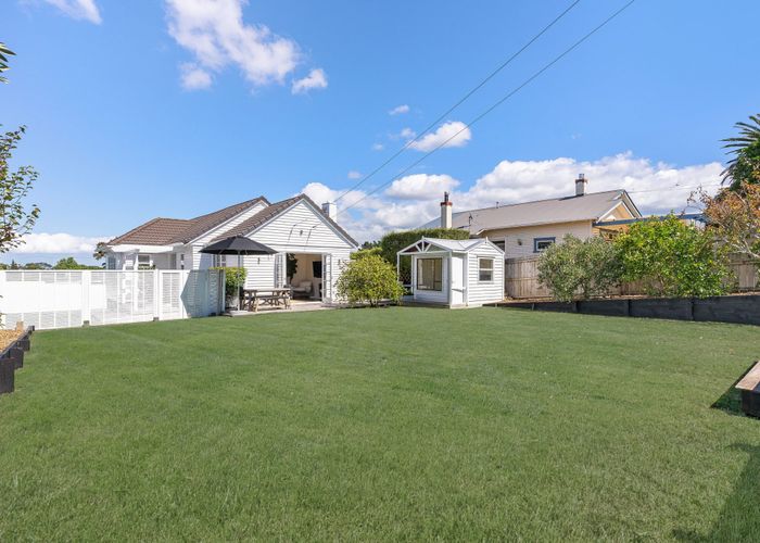  at 1 Cadman Avenue, Waterview, Auckland City, Auckland