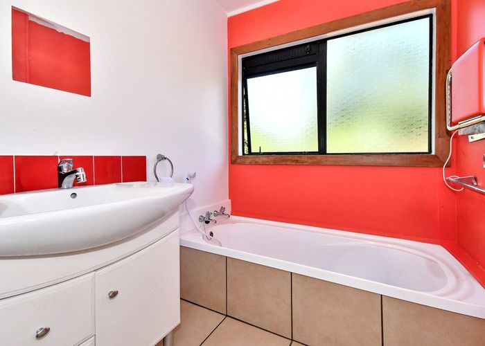  at 2/85 Kimpton Road, Papatoetoe, Manukau City, Auckland