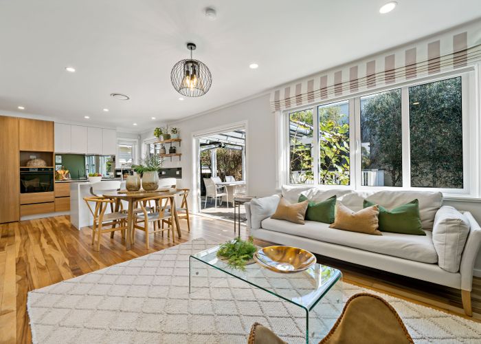  at 4 Kawau Road, Greenlane, Auckland