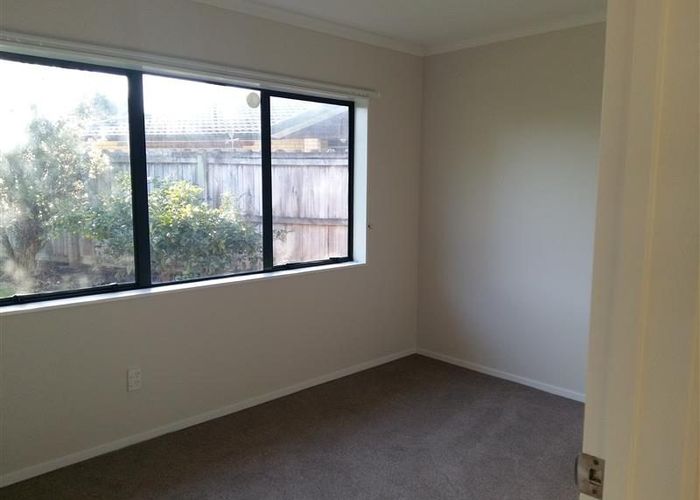  at 24 Newbegin Place, Weymouth, Manukau City, Auckland