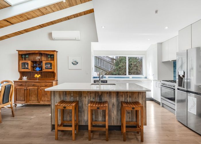  at 92A Beach Road, Mellons Bay, Manukau City, Auckland