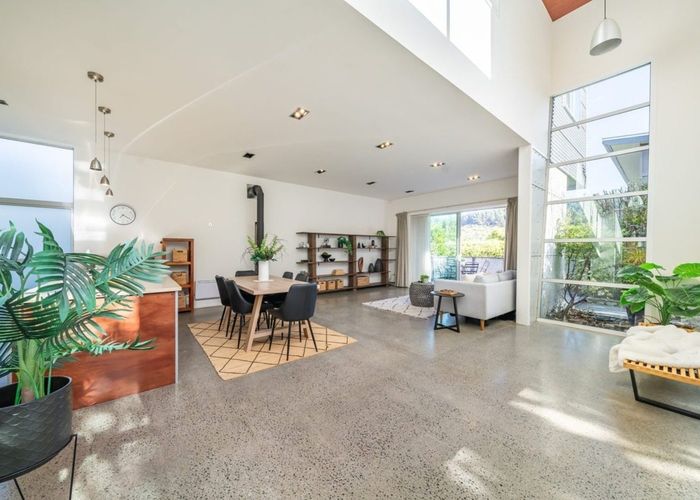  at 47 Korokoro Road, Korokoro, Lower Hutt, Wellington