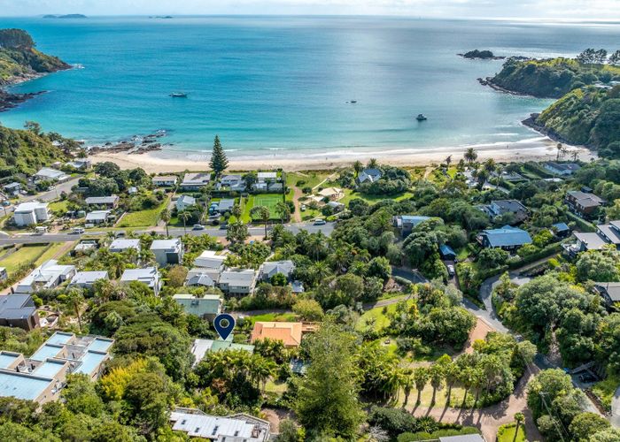  at 9 Tiri View Road, Palm Beach, Waiheke Island, Auckland
