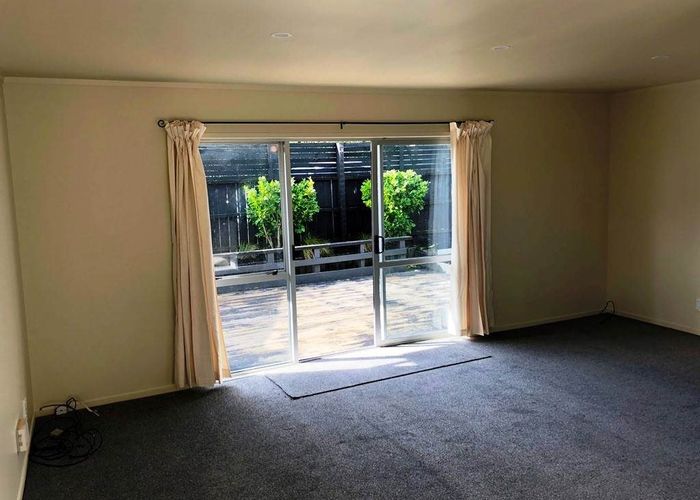  at 1/12 Benchmark Drive, Massey, Waitakere City, Auckland