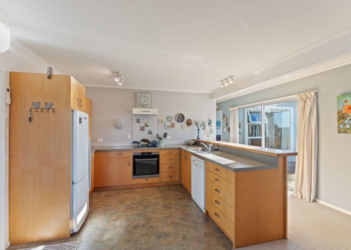  at 38 Queens Rd, Waikanae Beach, Kapiti Coast, Wellington