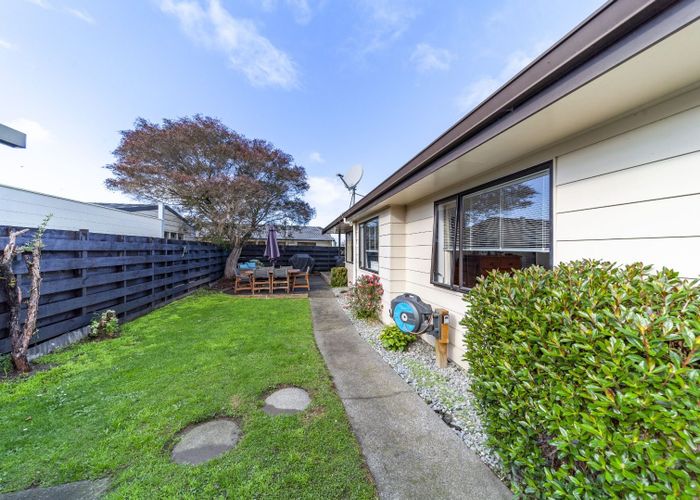  at 42 Whiting Crescent, Greenmeadows, Napier
