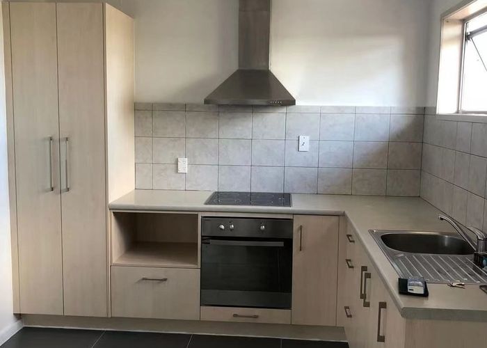  at 1/96 Chivalry Road, Glenfield, North Shore City, Auckland