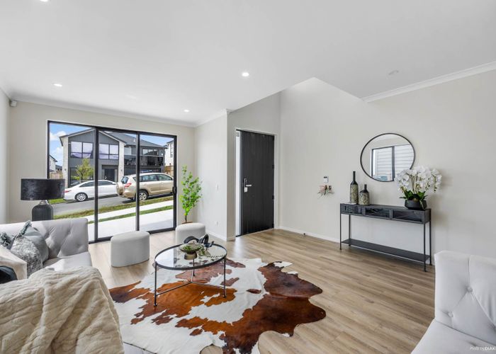  at 15 Aklander Rise, Flat Bush, Auckland