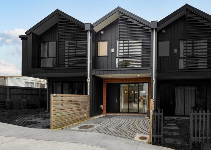  at 233 Great North Road, Henderson, Waitakere City, Auckland