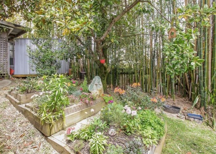  at 2/93 Woodglen Road, Glen Eden, Waitakere City, Auckland