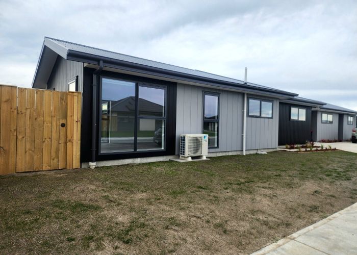  at 2 Ellmers Street, Woodend, Woodend