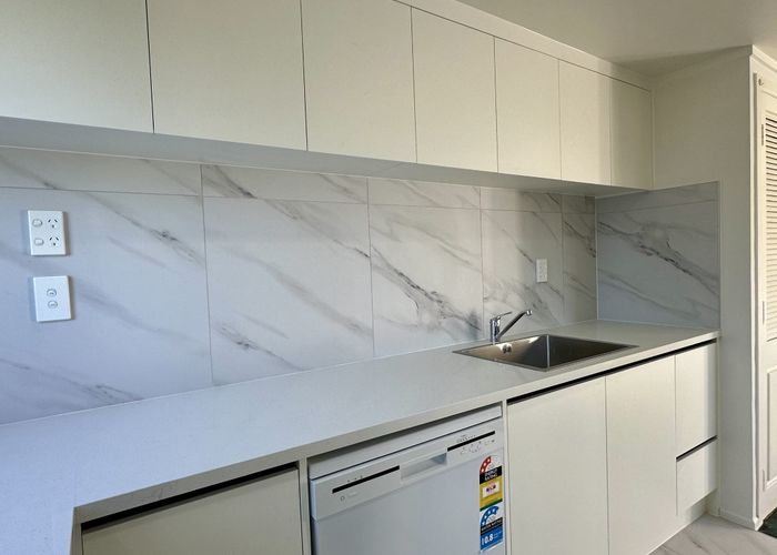  at 1-14 Graham Bell Ave, Mount Roskill, Auckland City, Auckland
