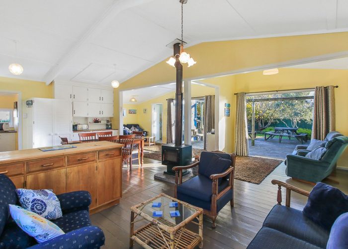  at 2 Hennessey Street East, Foxton Beach, Foxton