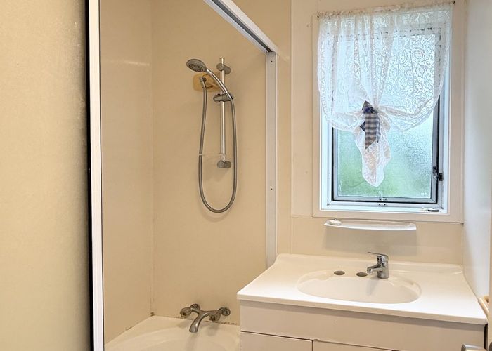  at 12B Velma Road, Hillcrest, North Shore City, Auckland