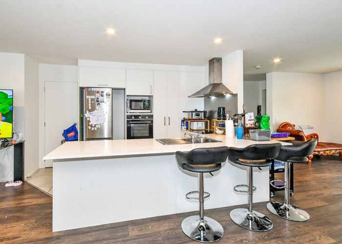  at 8 Aeronautic Road, Takanini, Papakura, Auckland