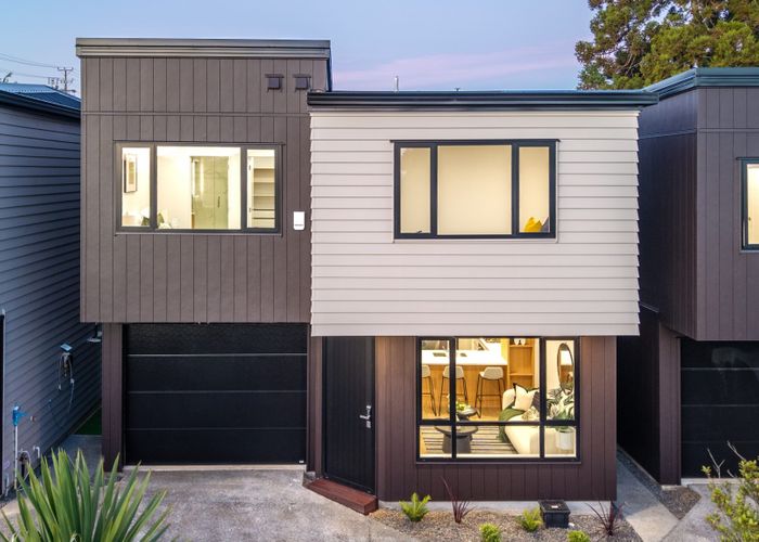  at 24B Roberts Road, Glenfield, Auckland