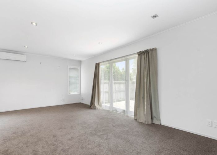  at 6 Rixon Place, Te Atatu Peninsula, Waitakere City, Auckland
