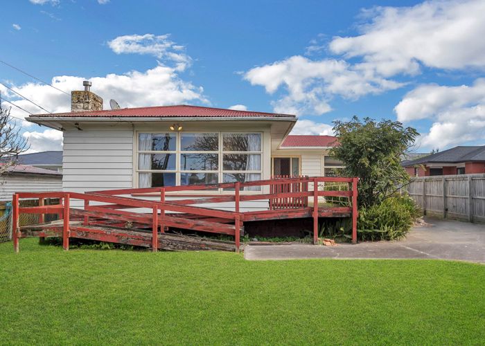  at 4 Thomas Road, Mangere, Auckland