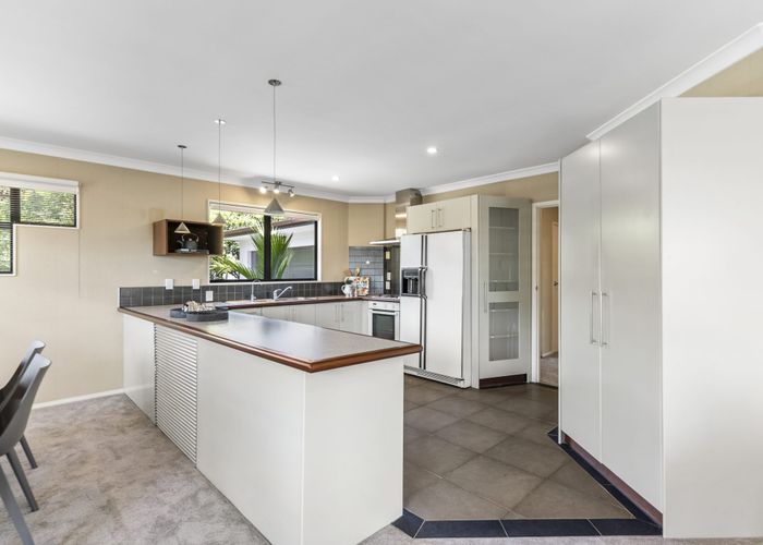  at 16 Ganymede Place, Half Moon Bay, Auckland