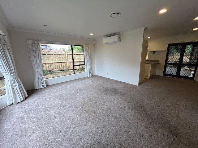 at 2/31 Crescent Hills Court, Northpark, Manukau City, Auckland