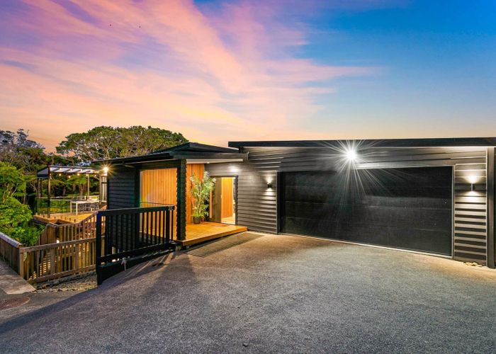  at 2E Hoskins Avenue, Hillsborough, Auckland