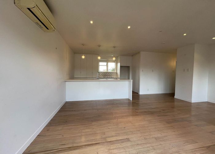  at 4 Fernwood Place, Wai o Taiki Bay, Auckland