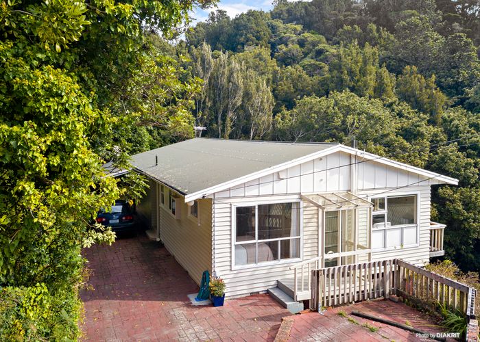 at 11 Churchill Drive, Wilton, Wellington