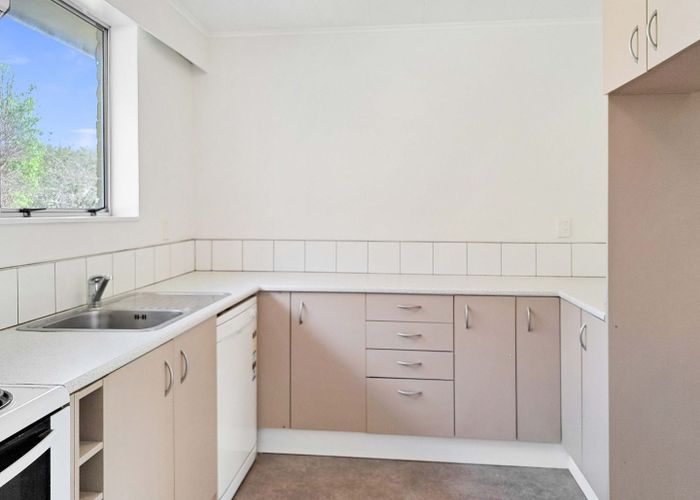  at 8 Garth Lane, Maoribank, Upper Hutt, Wellington