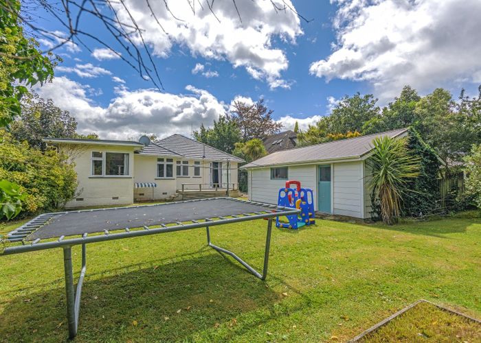  at 8 Winston Avenue, Hokowhitu, Palmerston North, Manawatu / Whanganui