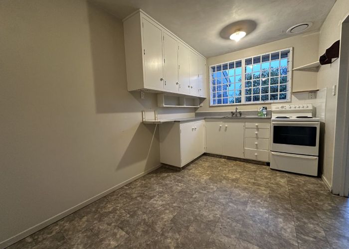  at 2/98 Peverel Street, Riccarton, Christchurch City, Canterbury