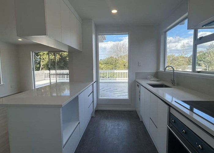  at 9 Dunraven Place, Torbay, North Shore City, Auckland