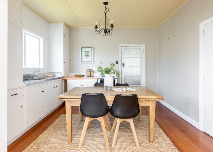  at 38 Avenue Road, Greenmeadows, Napier