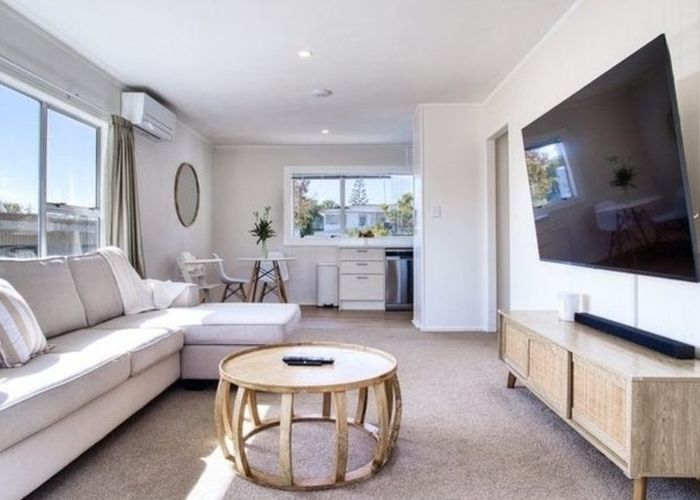  at 1/34 Bayview Road, Bayview, Auckland