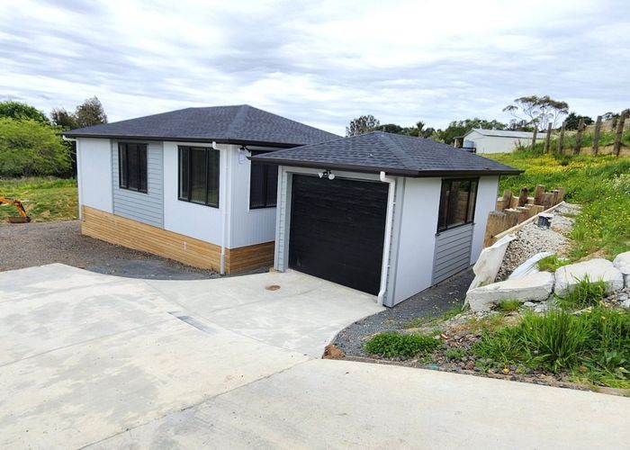 at 8A Gracechurch Drive, Flat Bush, Auckland