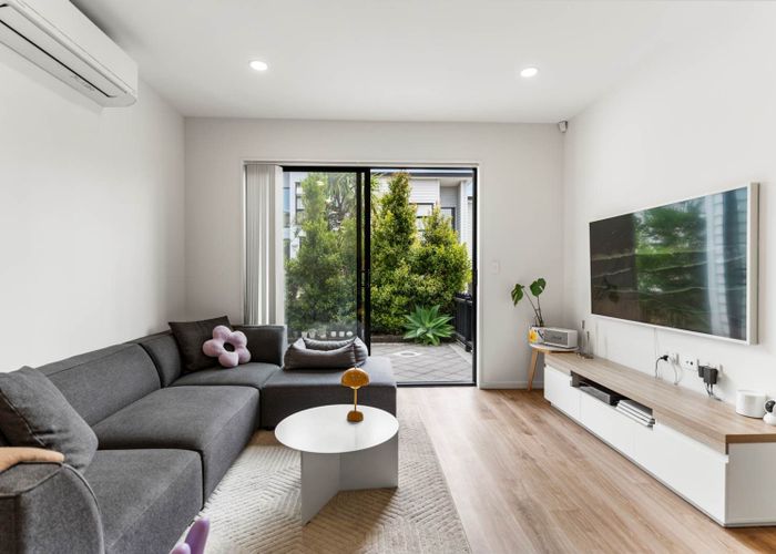  at 41  Westgate Drive, Westgate, Waitakere City, Auckland