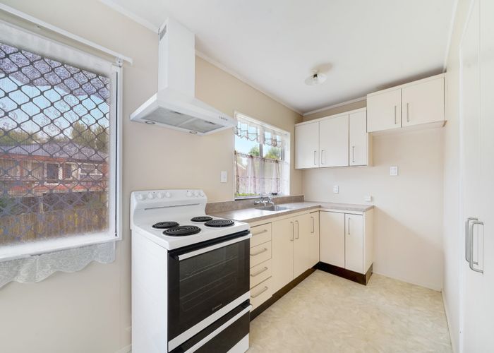  at 2/20 Hillside Road, Papatoetoe, Auckland
