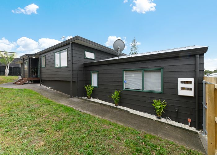  at 43A Golf Road, New Lynn, Auckland