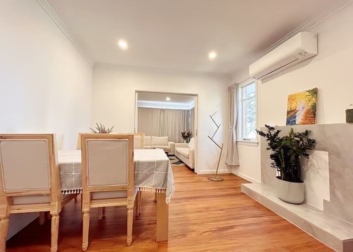  at 19 Roslyn Road, Mount Wellington, Auckland City, Auckland