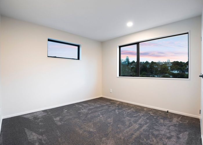  at 2/5 Topliss Drive, Torbay, North Shore City, Auckland