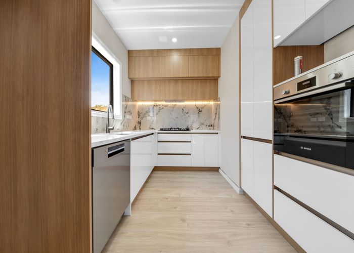  at 2/53 Hutchinsons Road, Bucklands Beach, Manukau City, Auckland