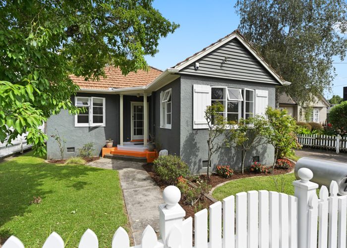  at 4 Valley Terrace, Hamilton City Central, Hamilton, Waikato